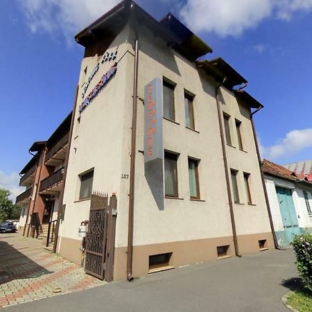 Pension Deutsches Haus Брашов Екстериор снимка